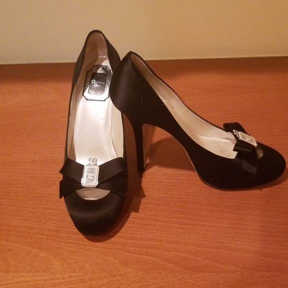 Shoes - Picture 2 of 4